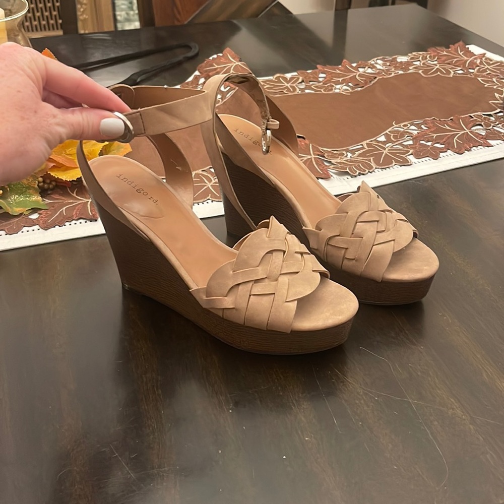 Wedge sandals